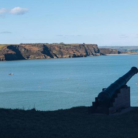 Modern Flat With Island Views In Heart Of Tenby Bagian luar foto