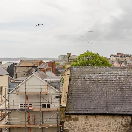 Modern Flat With Island Views In Heart Of Tenby Bagian luar foto